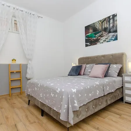 Dujam Apartamento