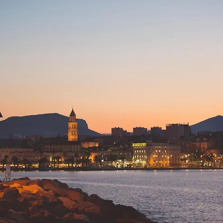 Dujam Appartement Split